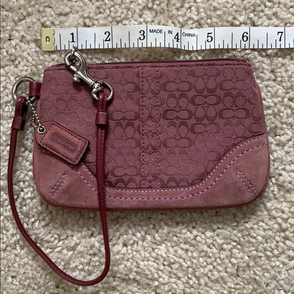 Coach Wristlet (like new) - Picture 3 of 6